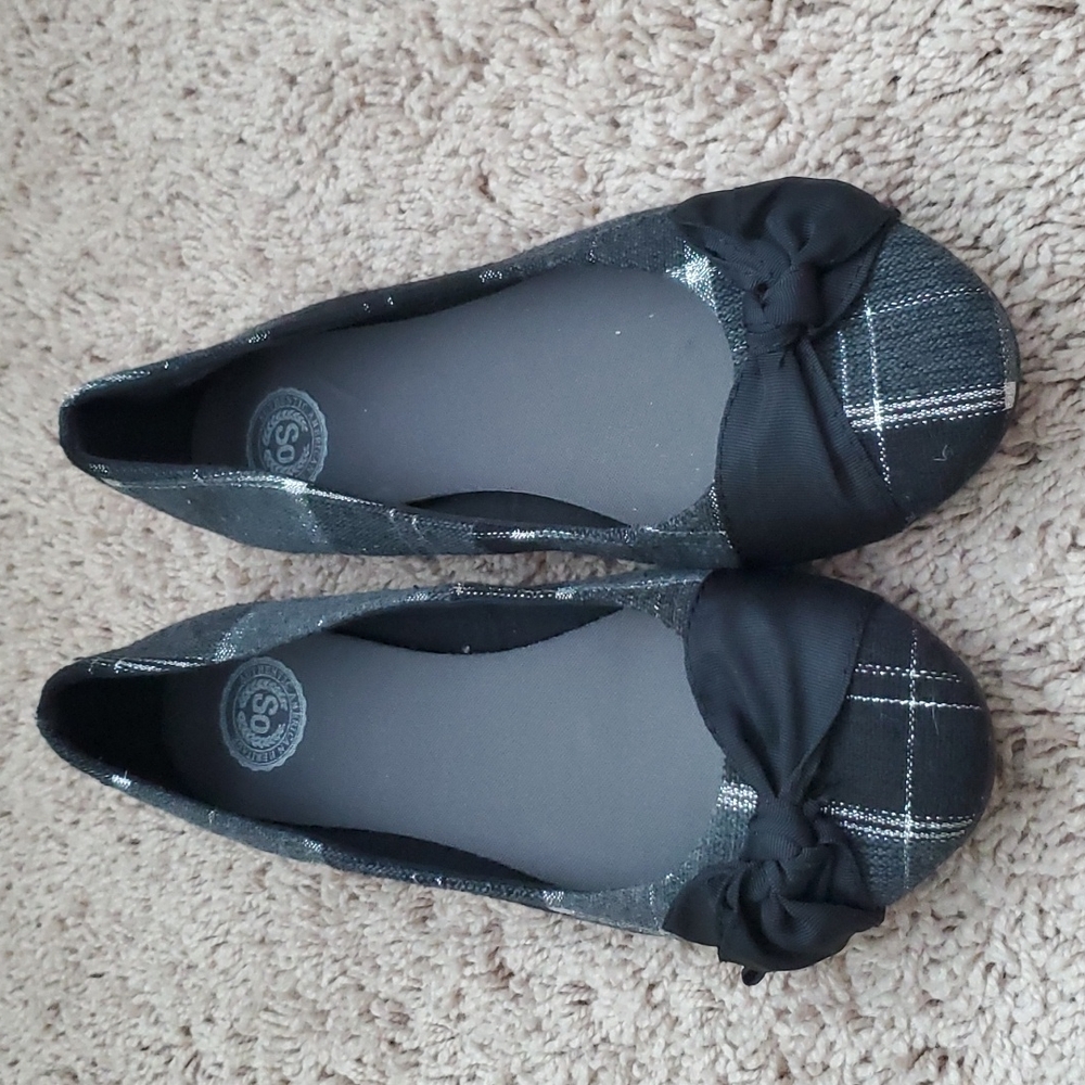 Black Size 7 Flats.